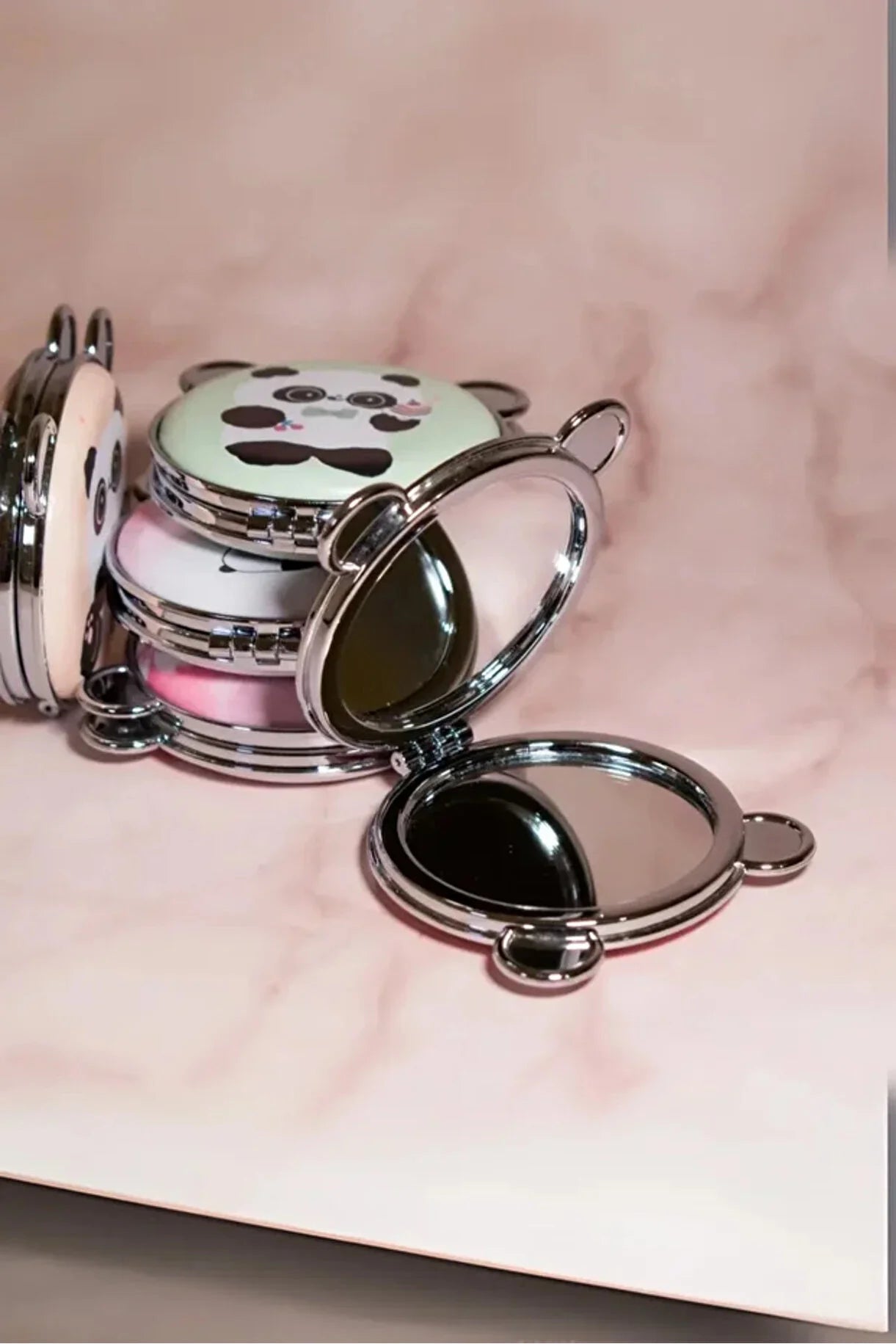 Yuvarlak Desenli Katlanır Makyaj Aynası