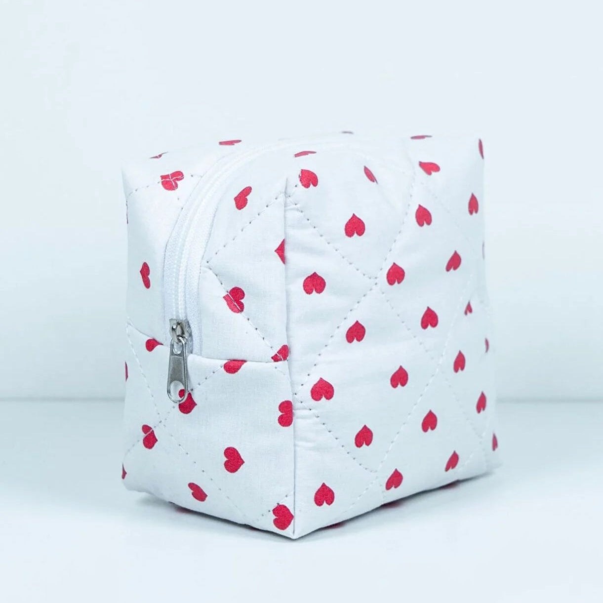 Kalp Desenli Büyük Boy Makyaj Çantası